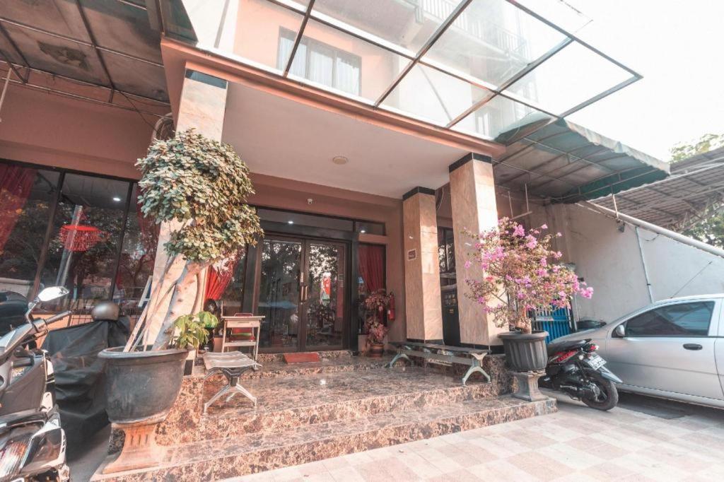 Oyo 1737 Celvasha Jakarta