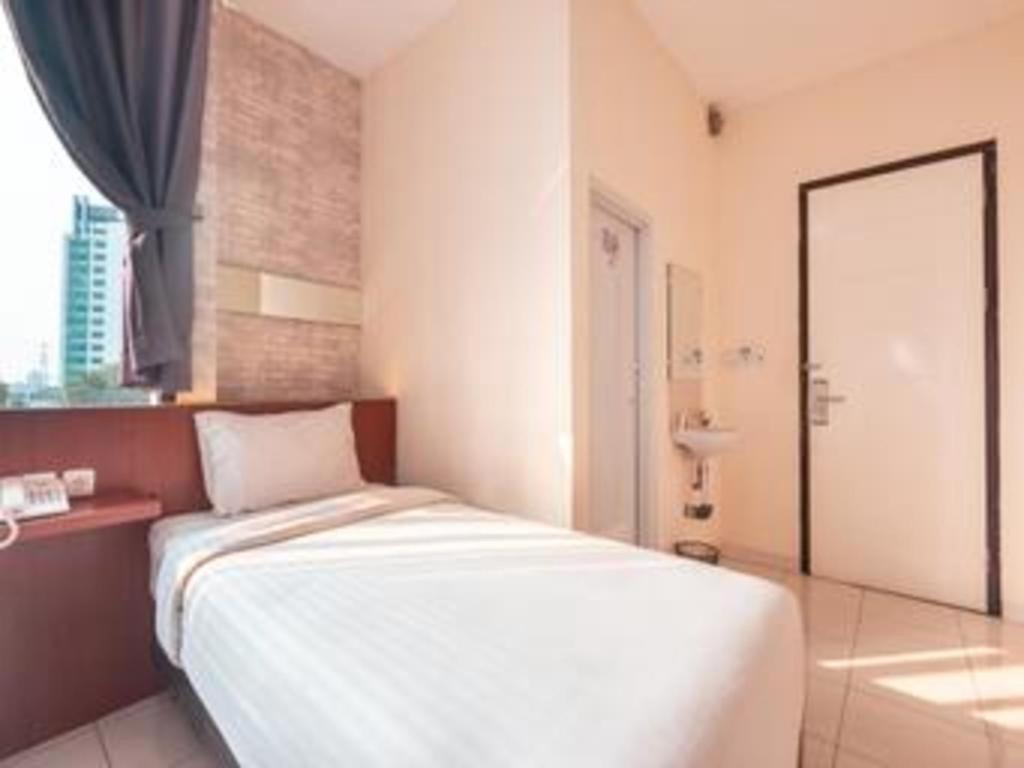 Hotel Oyo 1737 Celvasha 2*