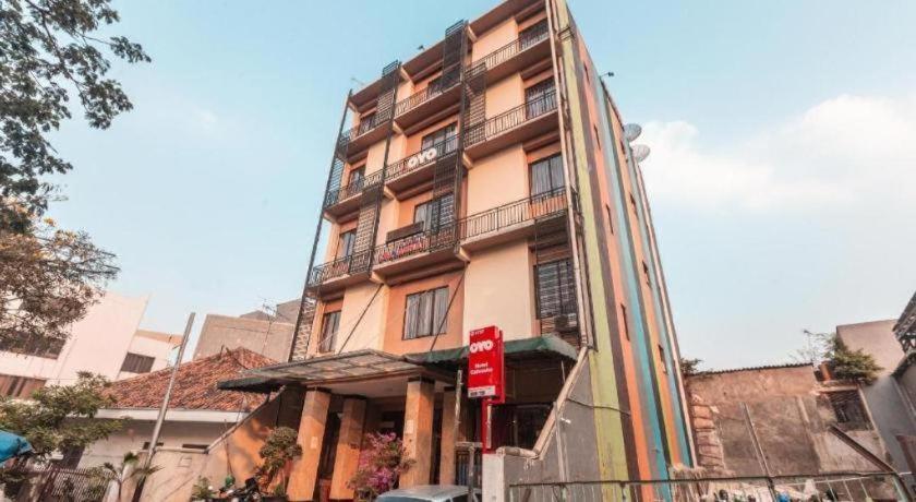Hotel Oyo 1737 Celvasha Jakarta